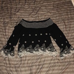 Cute flowery crop top barely worn